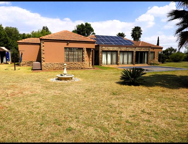 3 BEDROOM HOUSE FOR SALE IN THREE RIVERS EAST